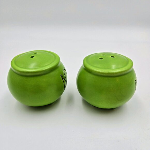 Rae Dunn Halloween Salt And Pepper Shaker Set Caldron Green Eek! Boo! Read - Picture 5 of 9